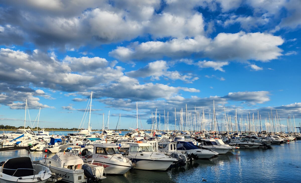 View of marina in Vila Real de Santo Antonio on beautiful day © Joel Hartz